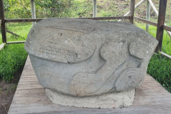 Piedra tallada ancestral del Parque Arqueológico de Tierradentro
